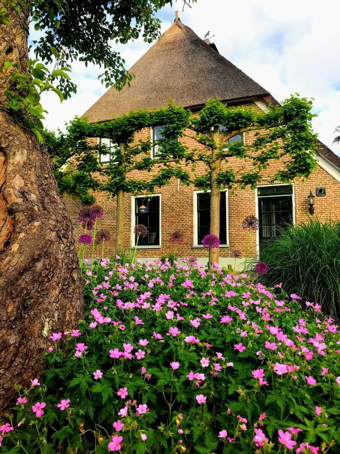 Villa In De Tuin In Gees Exterior foto